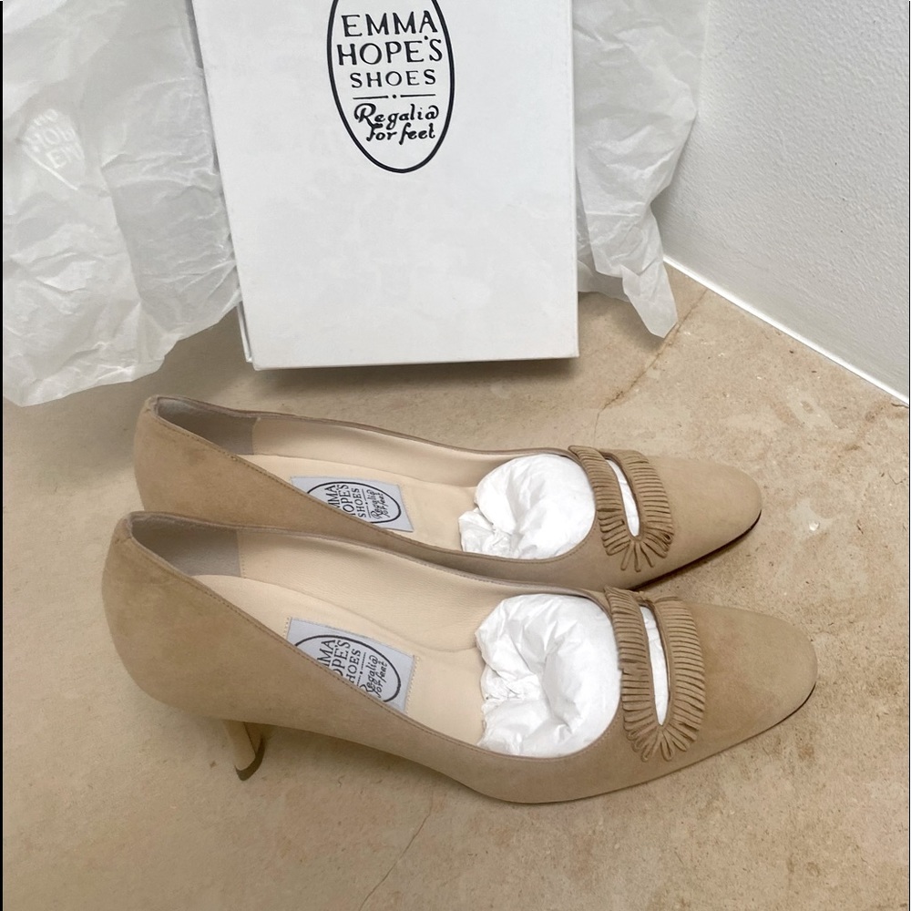 Emma Hope Shoes. Round Court. Size 7 1/2.  Camel suede